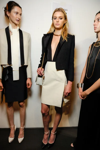 Look 54